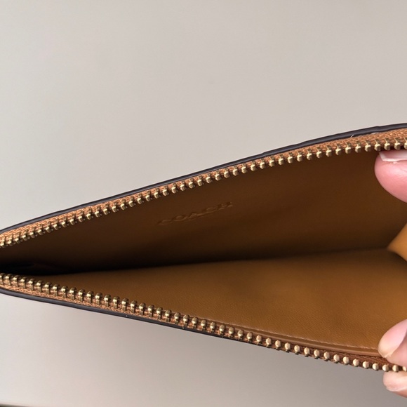 Coach New York Zip Card Case in Honey Brown - Picture 3 of 4